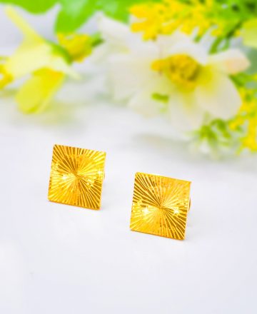 ရွှေနားကပ်