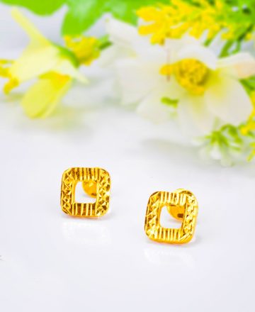 ရွှေနားကပ်